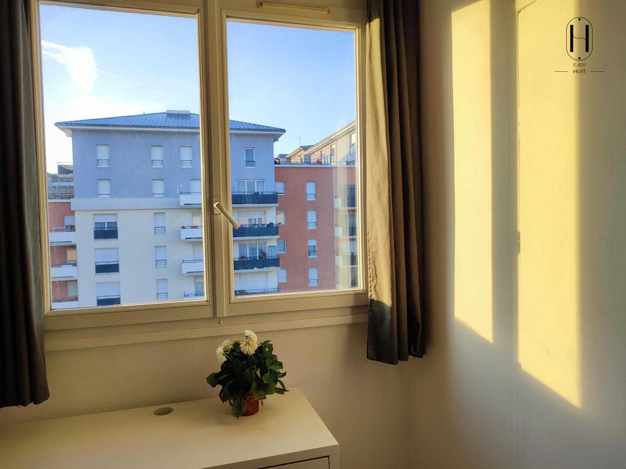 Parishuit Apartment *